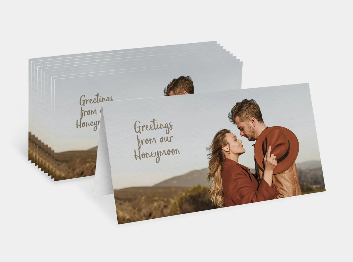 Klappkarte, oben gefaltet auf Strukturpapier und mit Foto von Pärchen | 10er Set